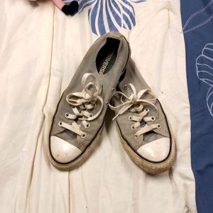 Converse shoes, worn once, size 9 white